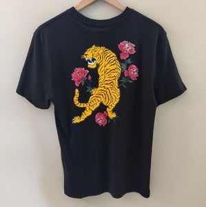 H&M Men's Graphic T-Shirt (🐅 on back)
